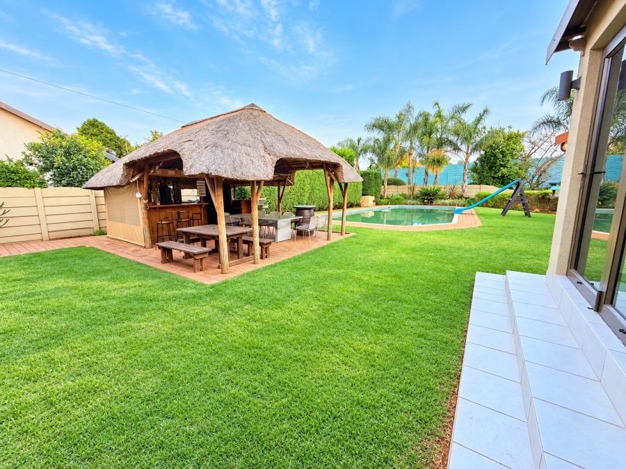 To Let 3 Bedroom Property for Rent in Glen Marais Gauteng