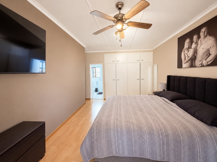 To Let 3 Bedroom Property for Rent in Glen Marais Gauteng