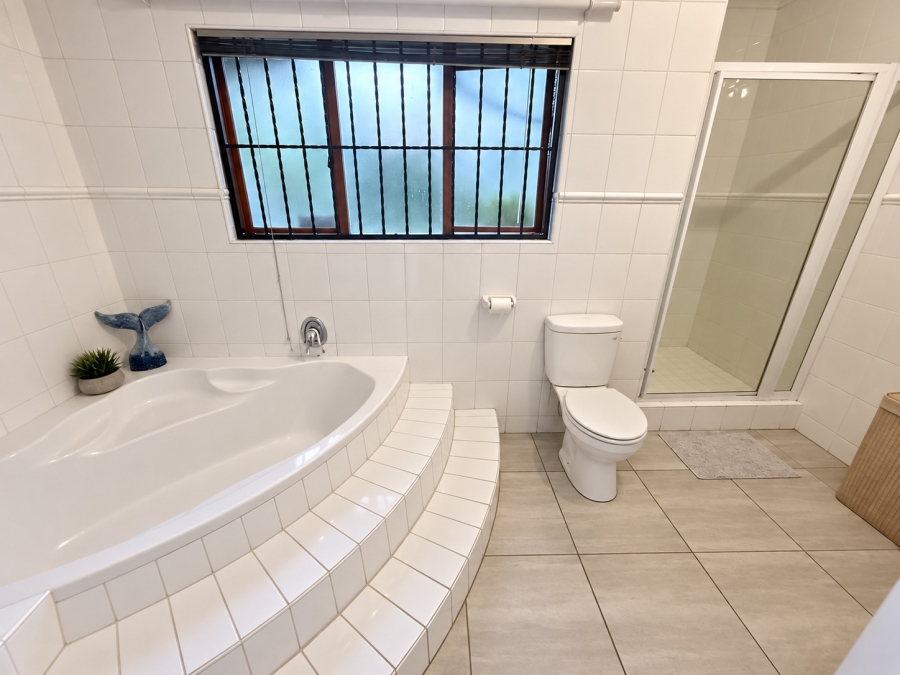 To Let 3 Bedroom Property for Rent in Glen Marais Gauteng
