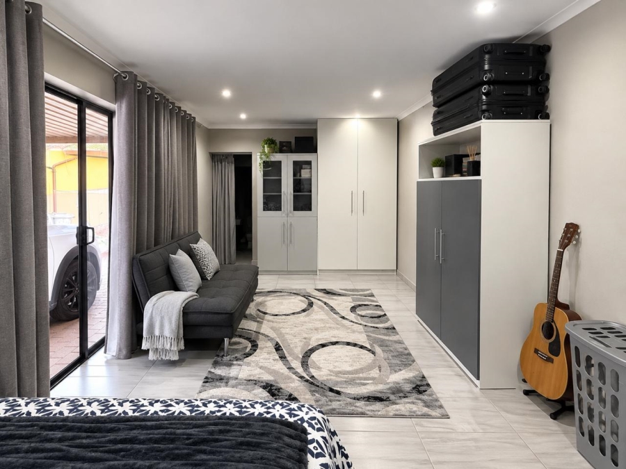 To Let 3 Bedroom Property for Rent in Glen Marais Gauteng