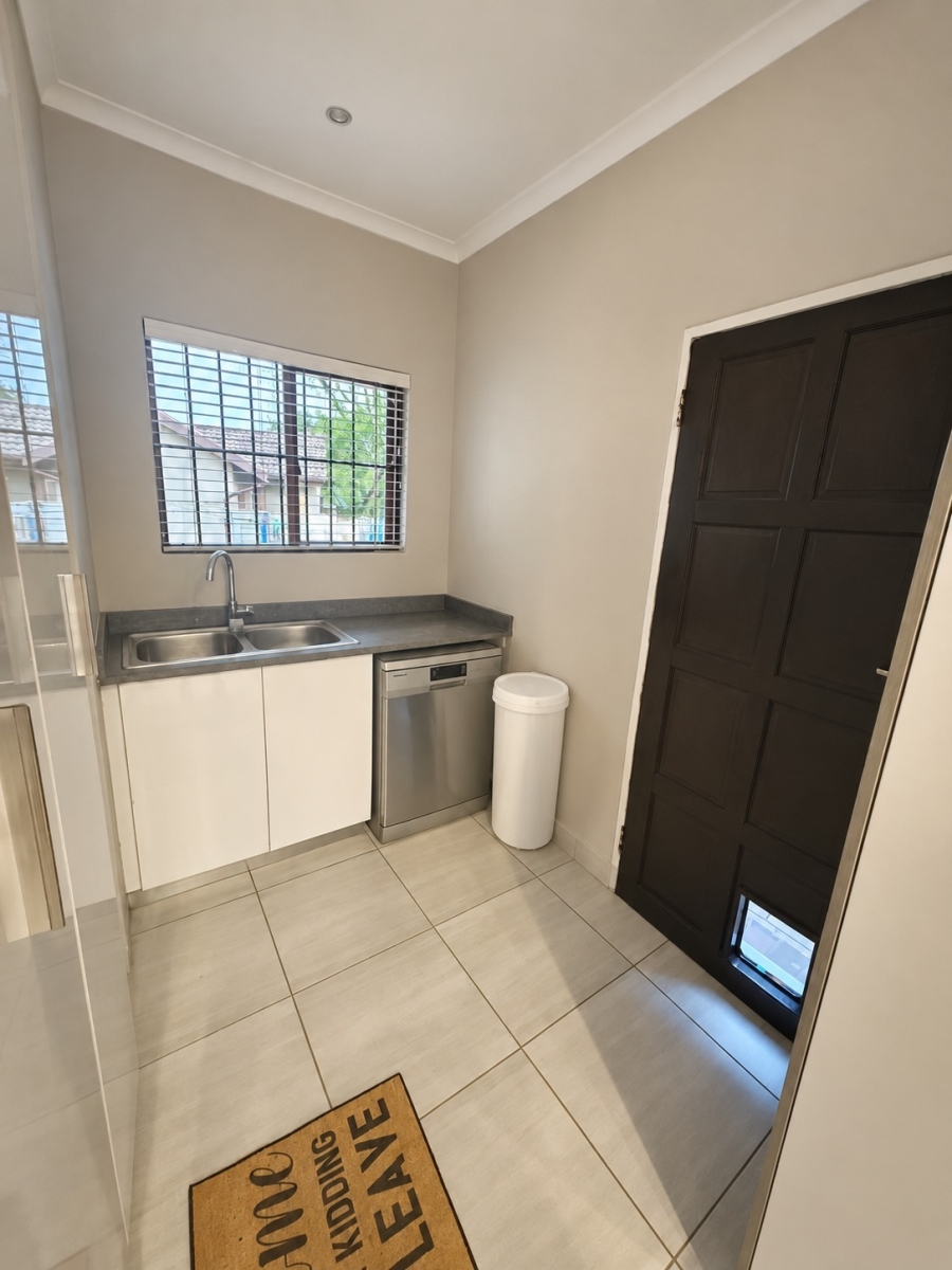 To Let 3 Bedroom Property for Rent in Glen Marais Gauteng