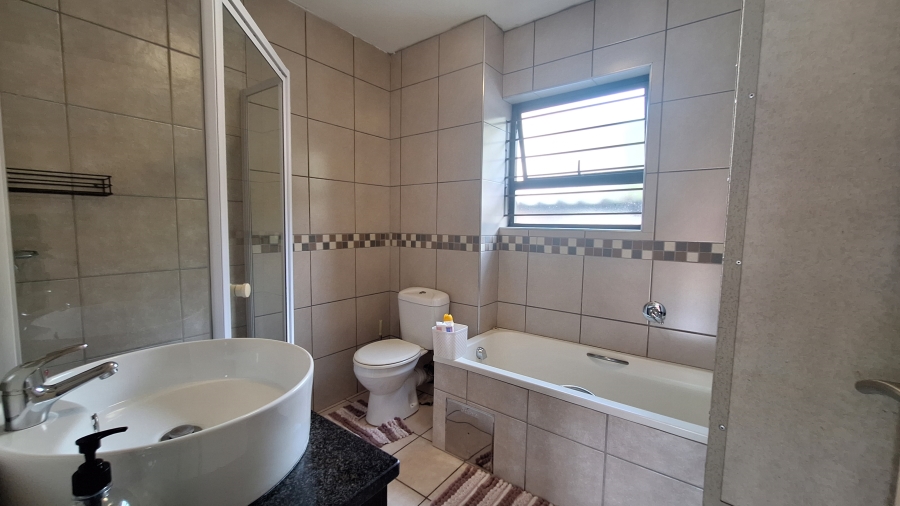 2 Bedroom Property for Sale in Northgate Gauteng