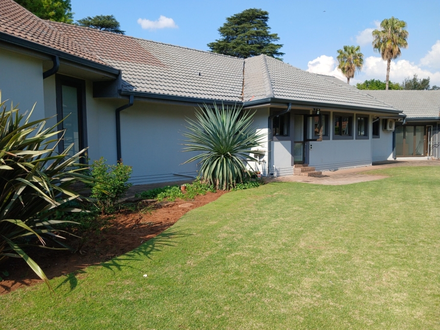 5 Bedroom Property for Sale in Three Rivers Gauteng