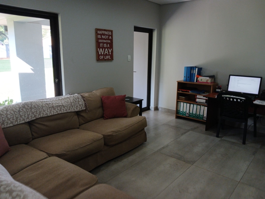 5 Bedroom Property for Sale in Three Rivers Gauteng