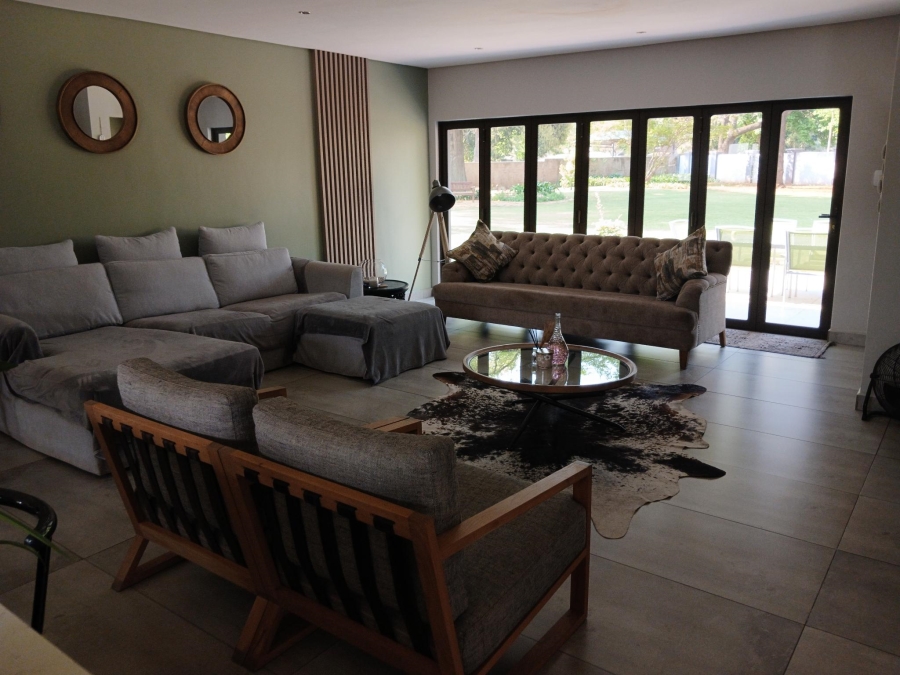5 Bedroom Property for Sale in Three Rivers Gauteng