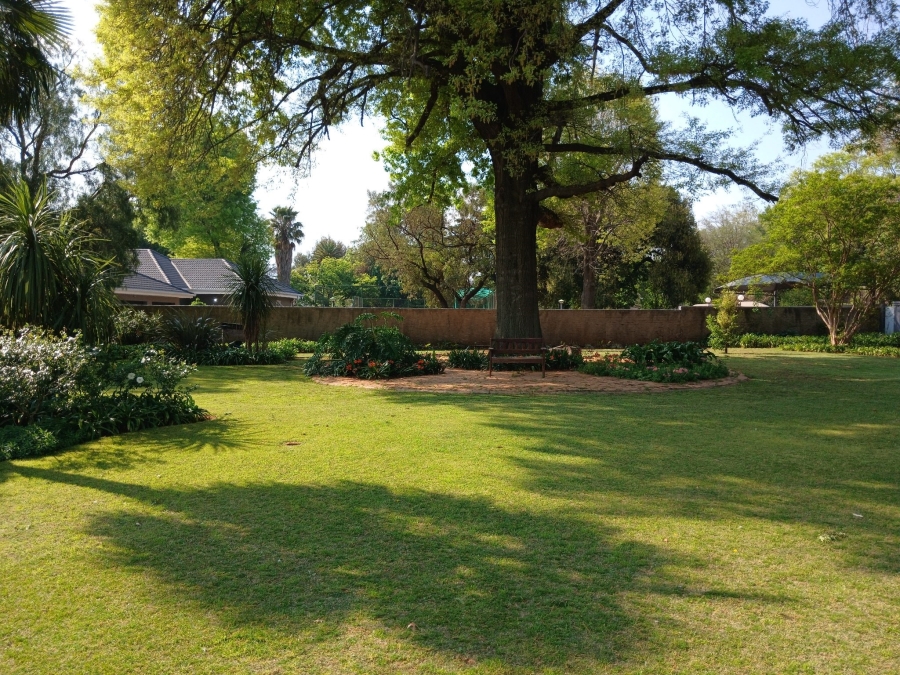 5 Bedroom Property for Sale in Three Rivers Gauteng