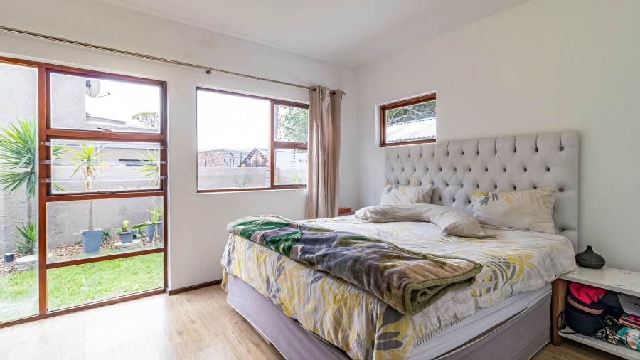 3 Bedroom Property for Sale in Magaliessig Gauteng
