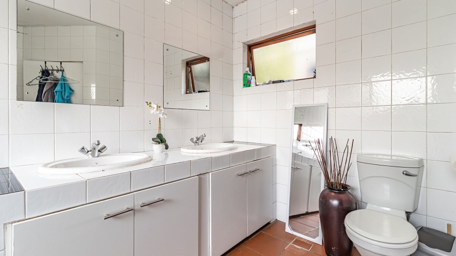 3 Bedroom Property for Sale in Magaliessig Gauteng