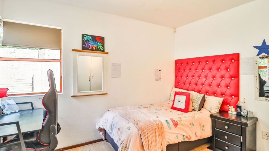 3 Bedroom Property for Sale in Magaliessig Gauteng
