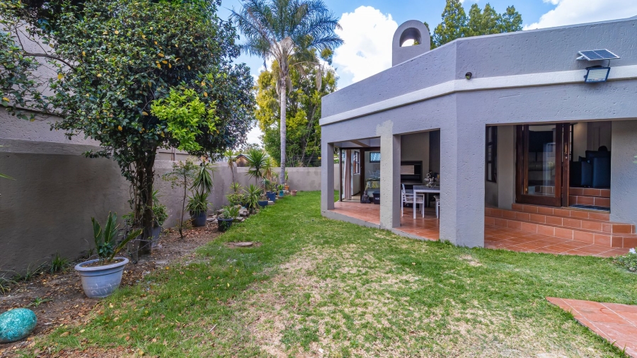 3 Bedroom Property for Sale in Magaliessig Gauteng