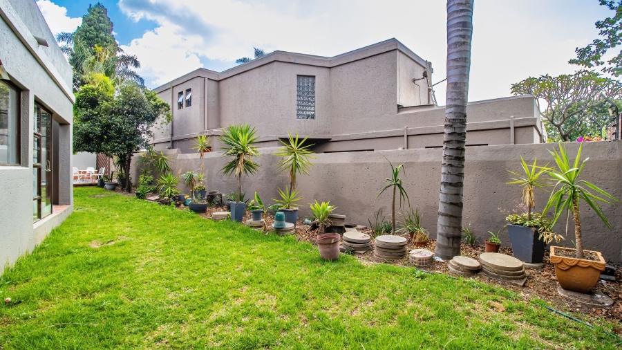 3 Bedroom Property for Sale in Magaliessig Gauteng