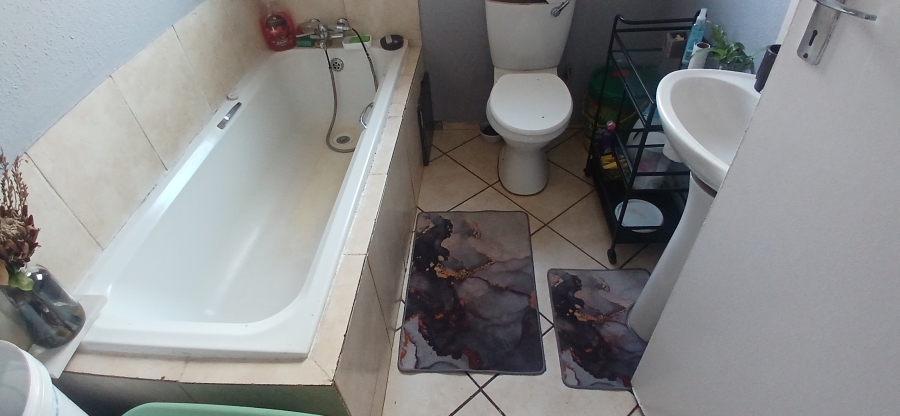 3 Bedroom Property for Sale in Alveda Park Gauteng