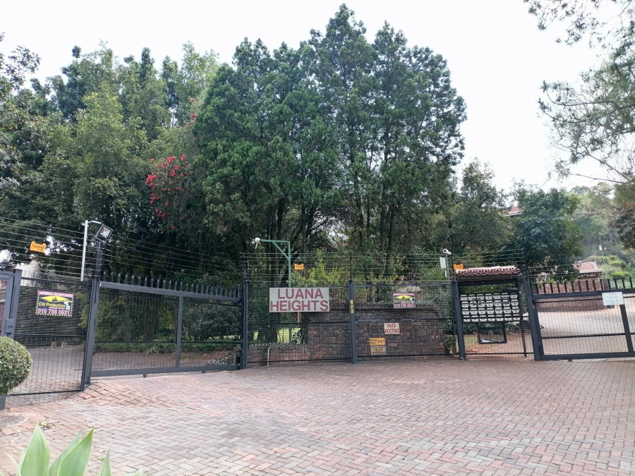 2 Bedroom Property for Sale in La Montagne Gauteng