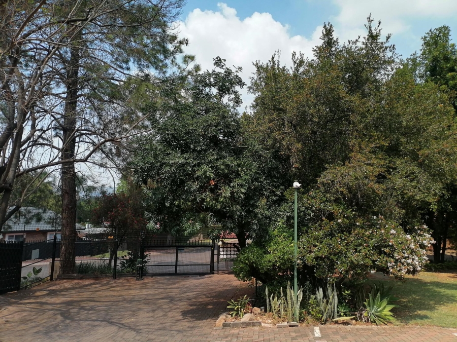 2 Bedroom Property for Sale in La Montagne Gauteng