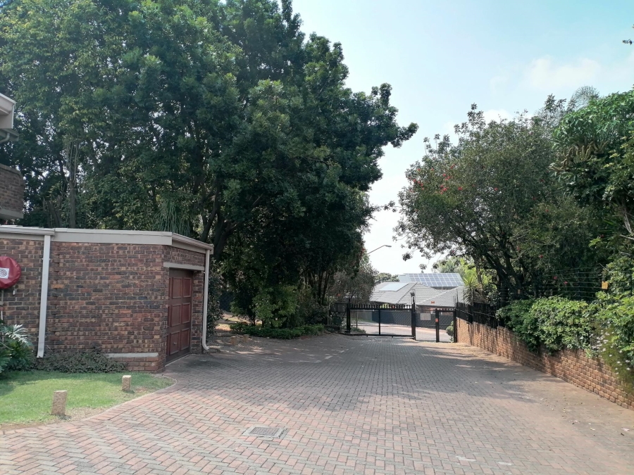 2 Bedroom Property for Sale in La Montagne Gauteng