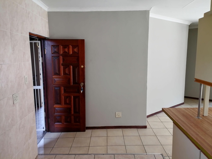 2 Bedroom Property for Sale in La Montagne Gauteng