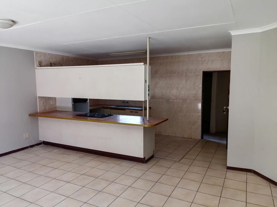 2 Bedroom Property for Sale in La Montagne Gauteng
