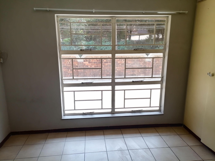 2 Bedroom Property for Sale in La Montagne Gauteng
