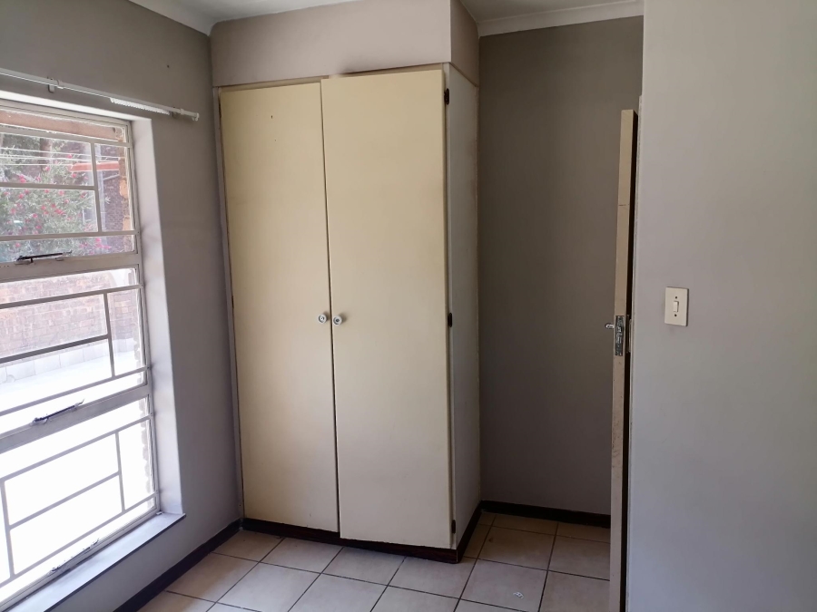 2 Bedroom Property for Sale in La Montagne Gauteng
