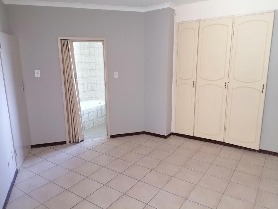2 Bedroom Property for Sale in La Montagne Gauteng