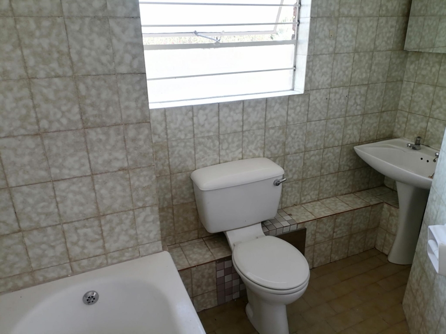 2 Bedroom Property for Sale in La Montagne Gauteng