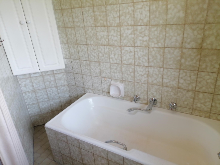 2 Bedroom Property for Sale in La Montagne Gauteng