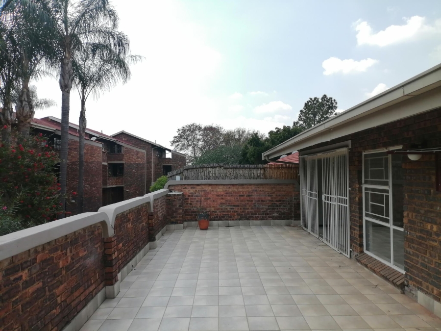 2 Bedroom Property for Sale in La Montagne Gauteng