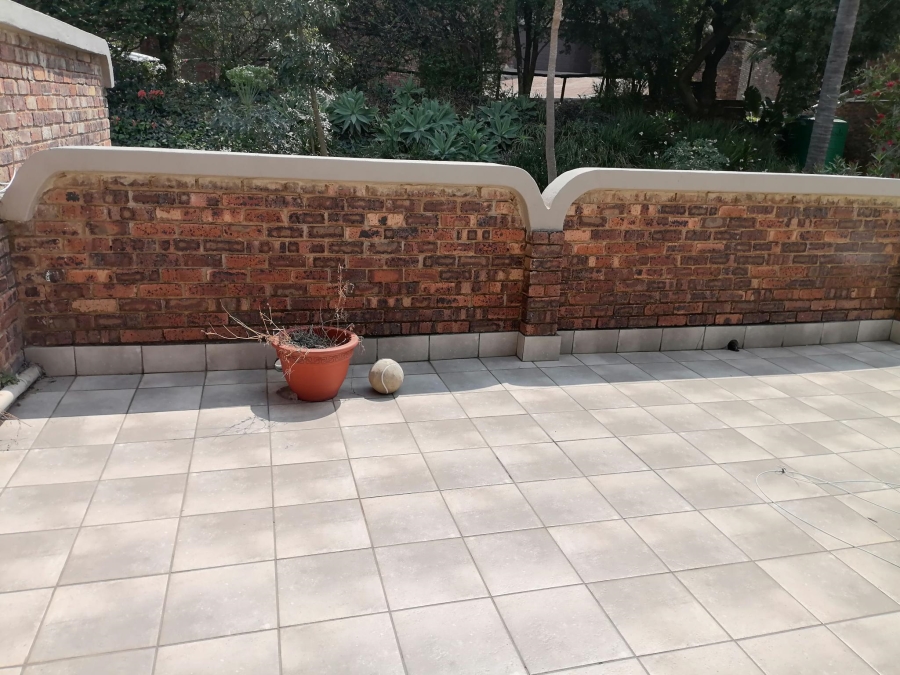 2 Bedroom Property for Sale in La Montagne Gauteng