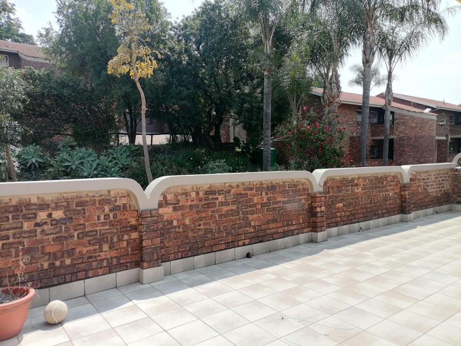 2 Bedroom Property for Sale in La Montagne Gauteng