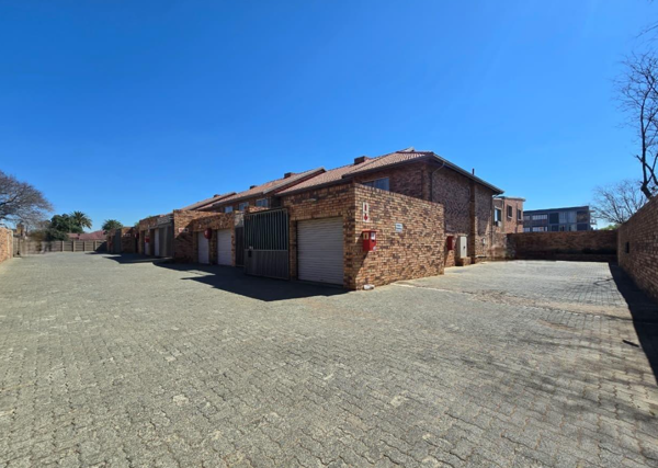 3 Bedroom Property for Sale in New Redruth Gauteng