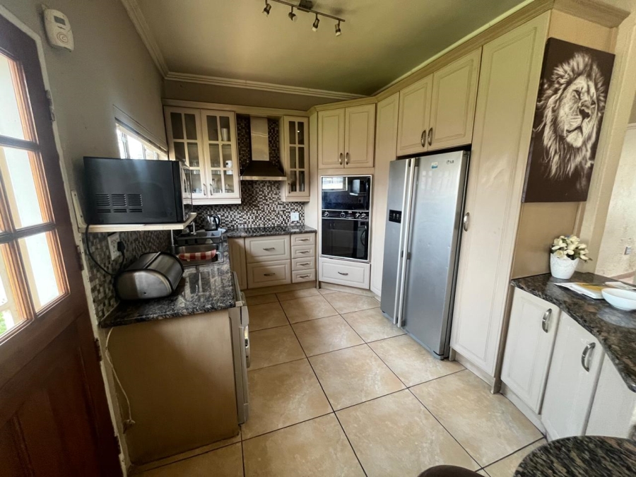 4 Bedroom Property for Sale in Brackendowns Gauteng