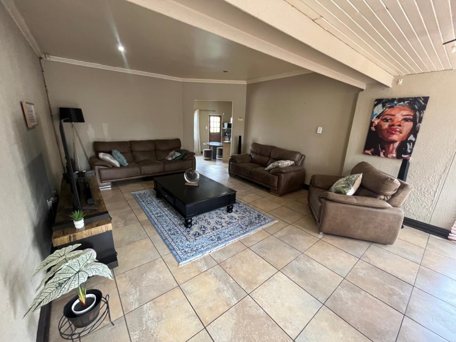 4 Bedroom Property for Sale in Brackendowns Gauteng