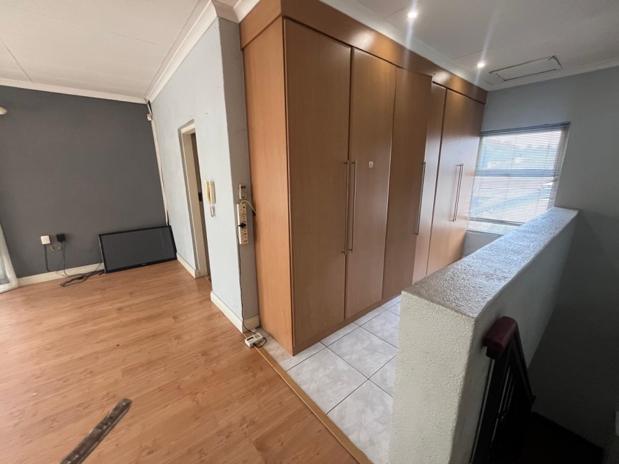 4 Bedroom Property for Sale in Brackendowns Gauteng