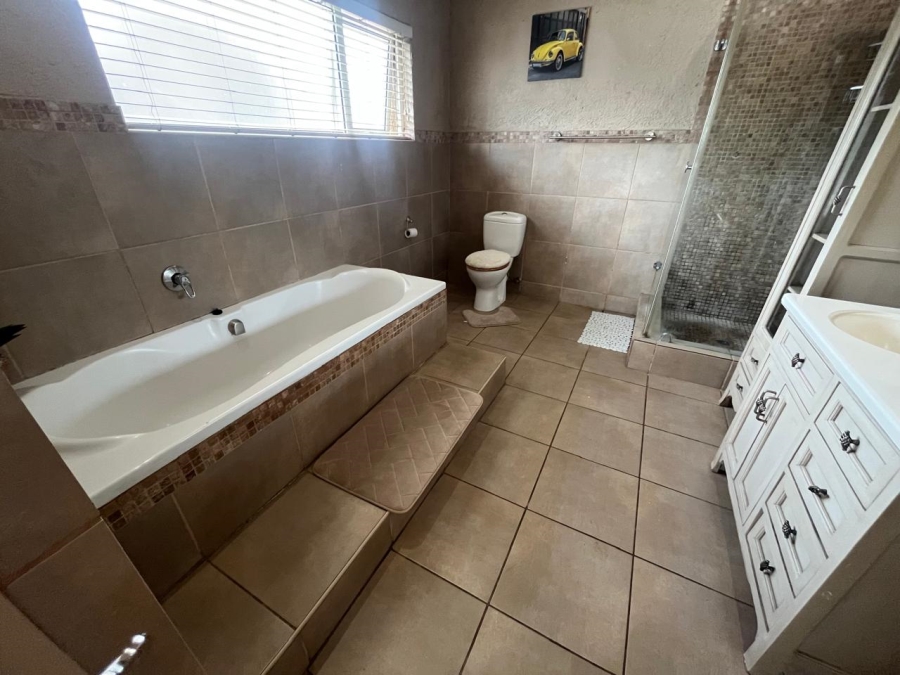 4 Bedroom Property for Sale in Brackendowns Gauteng