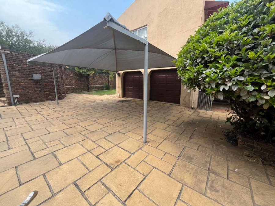 4 Bedroom Property for Sale in Brackendowns Gauteng