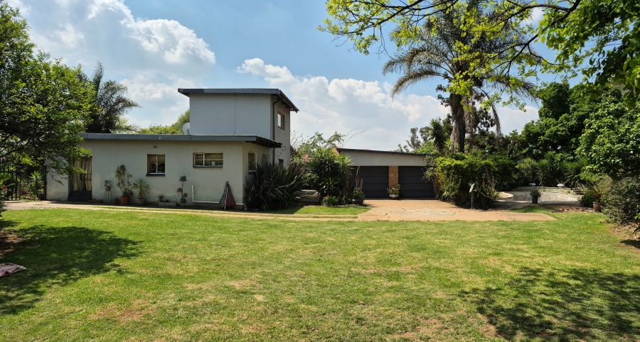 4 Bedroom Property for Sale in Selcourt Gauteng
