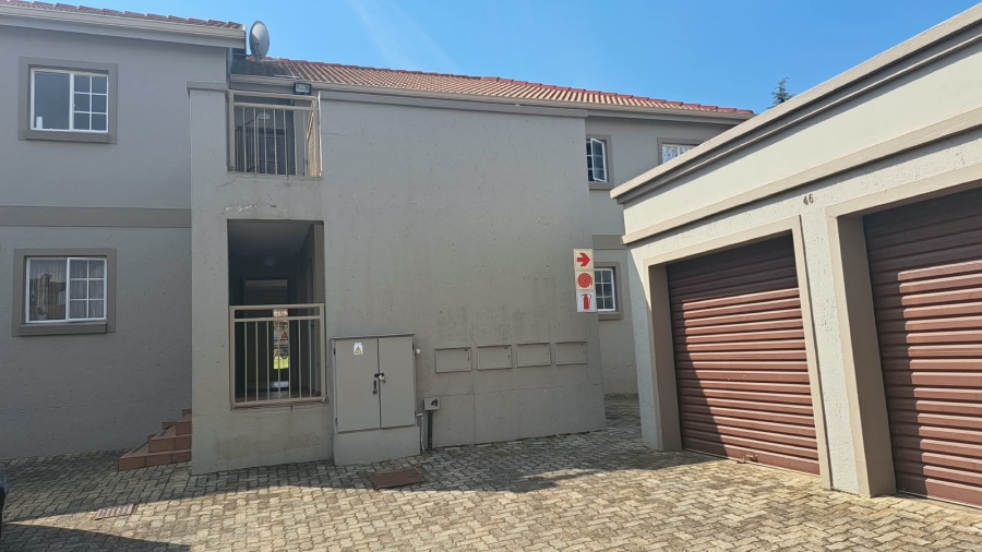 3 Bedroom Property for Sale in Roodekrans Gauteng