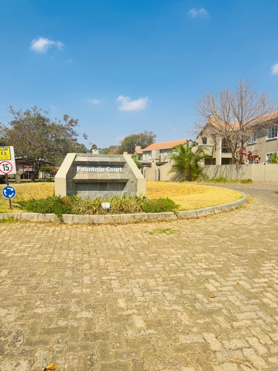 To Let 2 Bedroom Property for Rent in Vorna Valley Gauteng