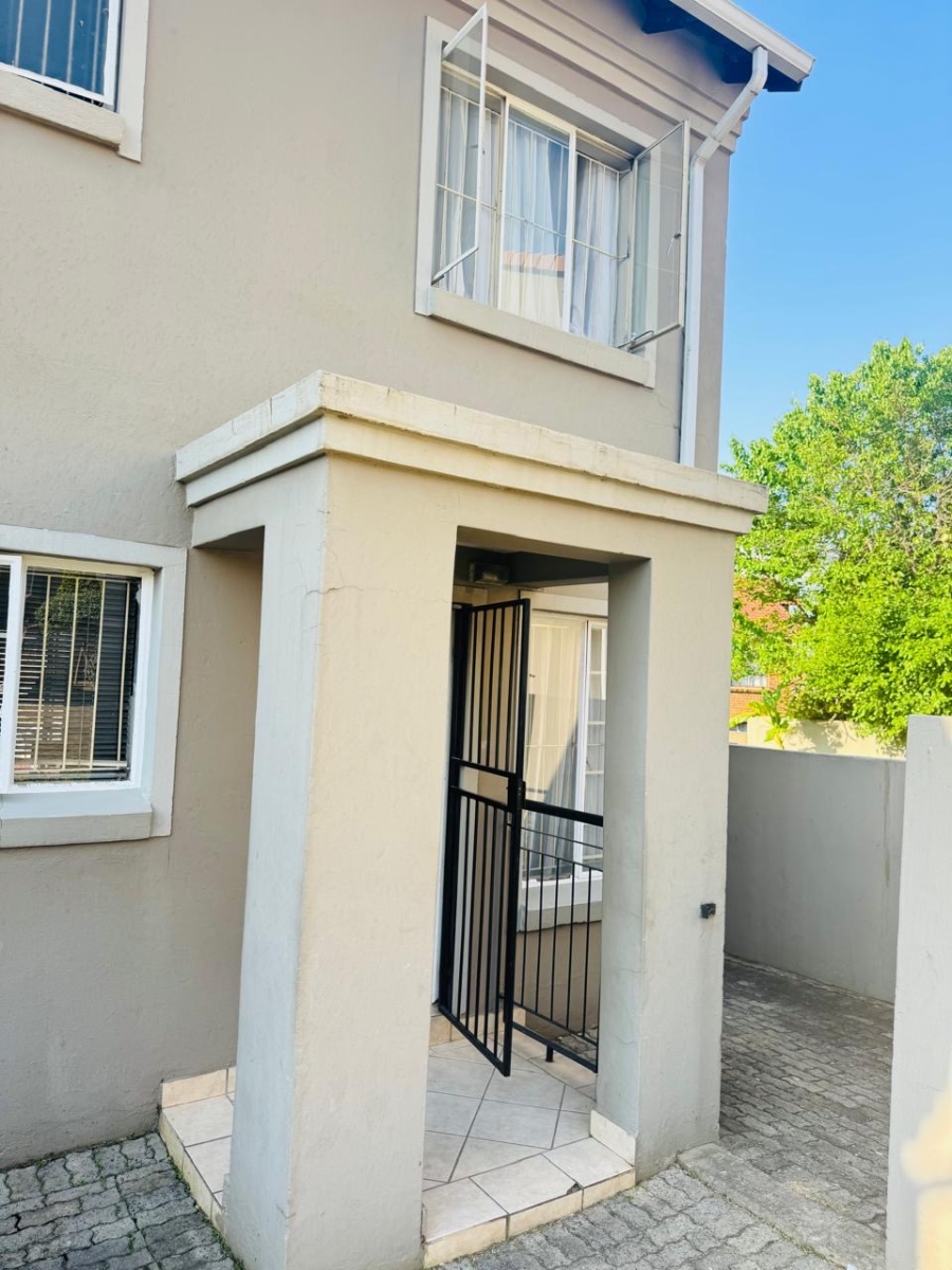 To Let 2 Bedroom Property for Rent in Vorna Valley Gauteng