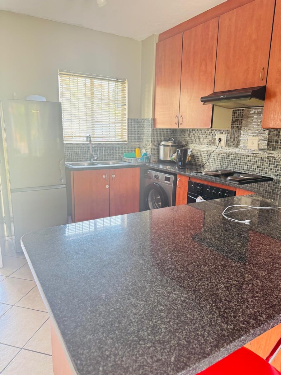 To Let 2 Bedroom Property for Rent in Vorna Valley Gauteng
