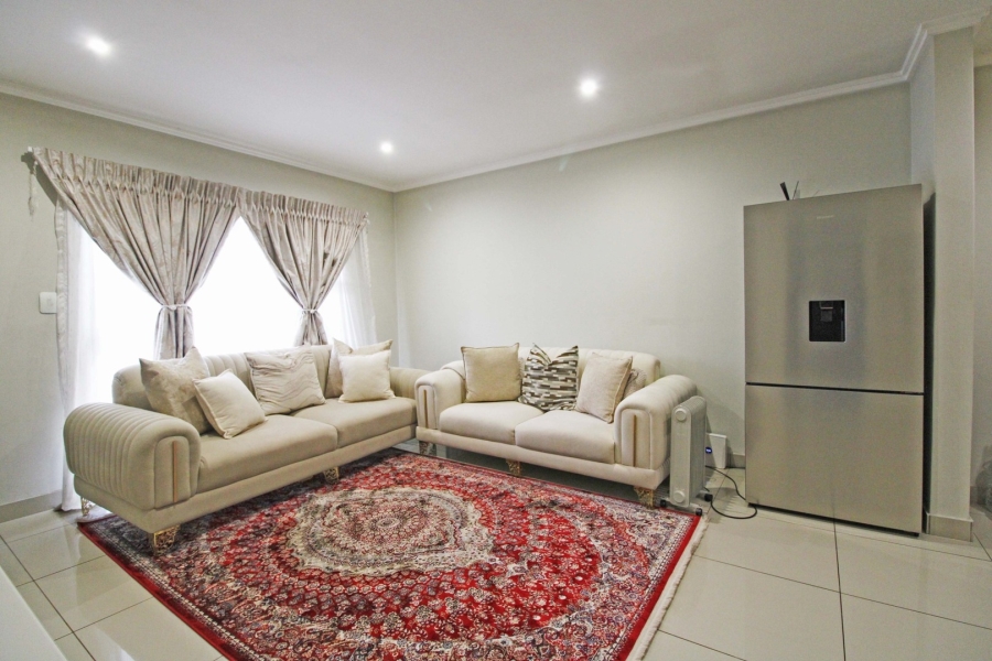 To Let 2 Bedroom Property for Rent in Bryanston Gauteng