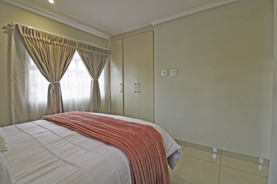 To Let 2 Bedroom Property for Rent in Bryanston Gauteng