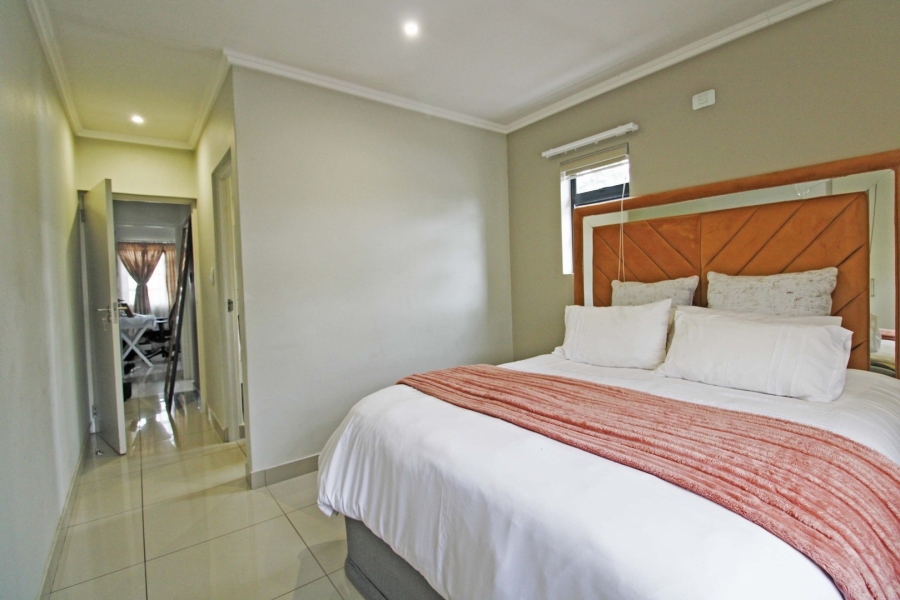 To Let 2 Bedroom Property for Rent in Bryanston Gauteng