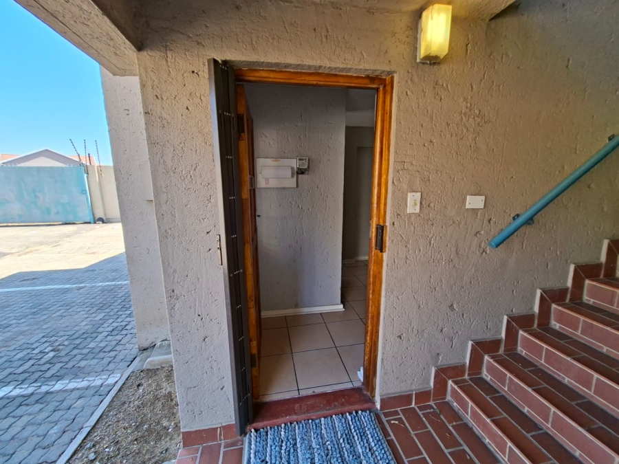 2 Bedroom Property for Sale in Vorna Valley Gauteng