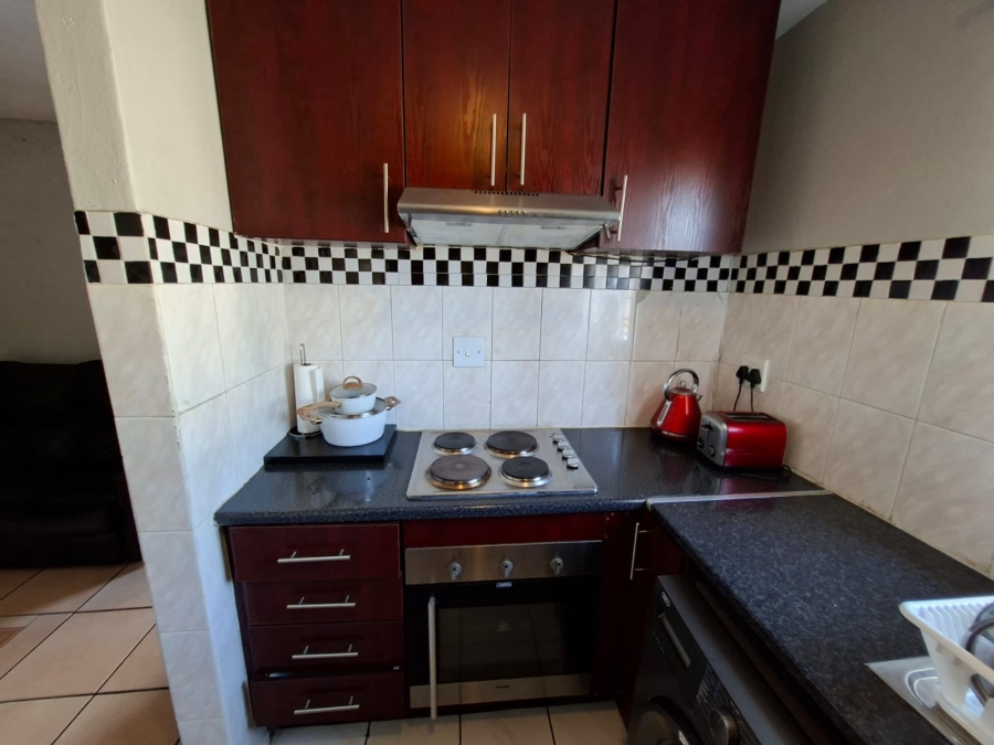 2 Bedroom Property for Sale in Vorna Valley Gauteng