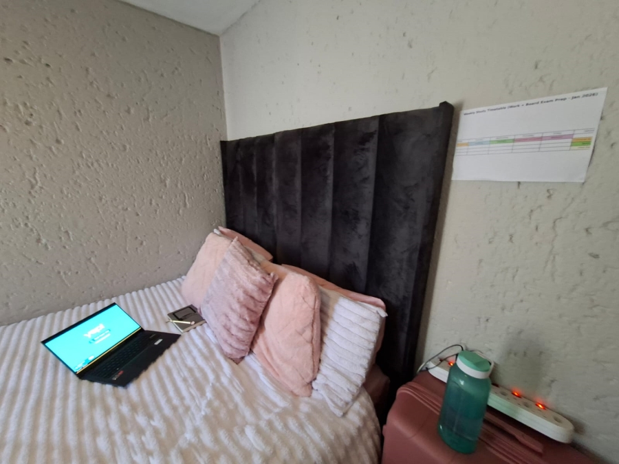 2 Bedroom Property for Sale in Vorna Valley Gauteng