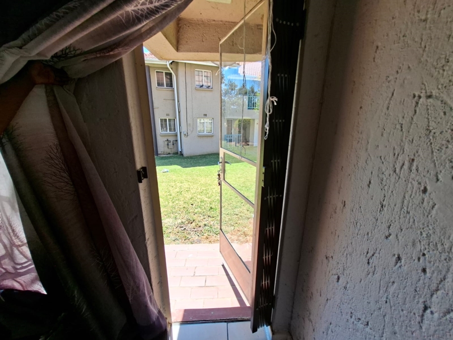 2 Bedroom Property for Sale in Vorna Valley Gauteng