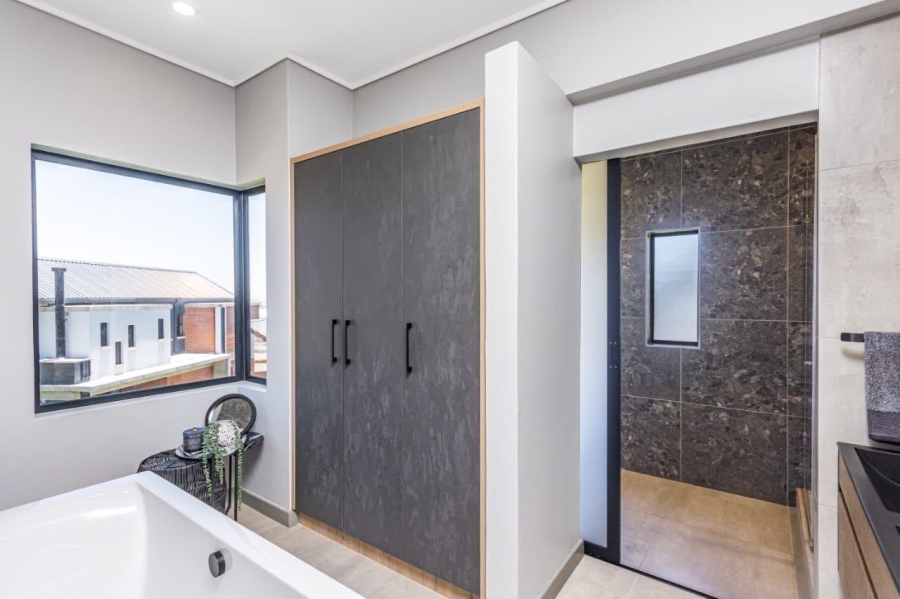 To Let 4 Bedroom Property for Rent in Kya Sands Gauteng