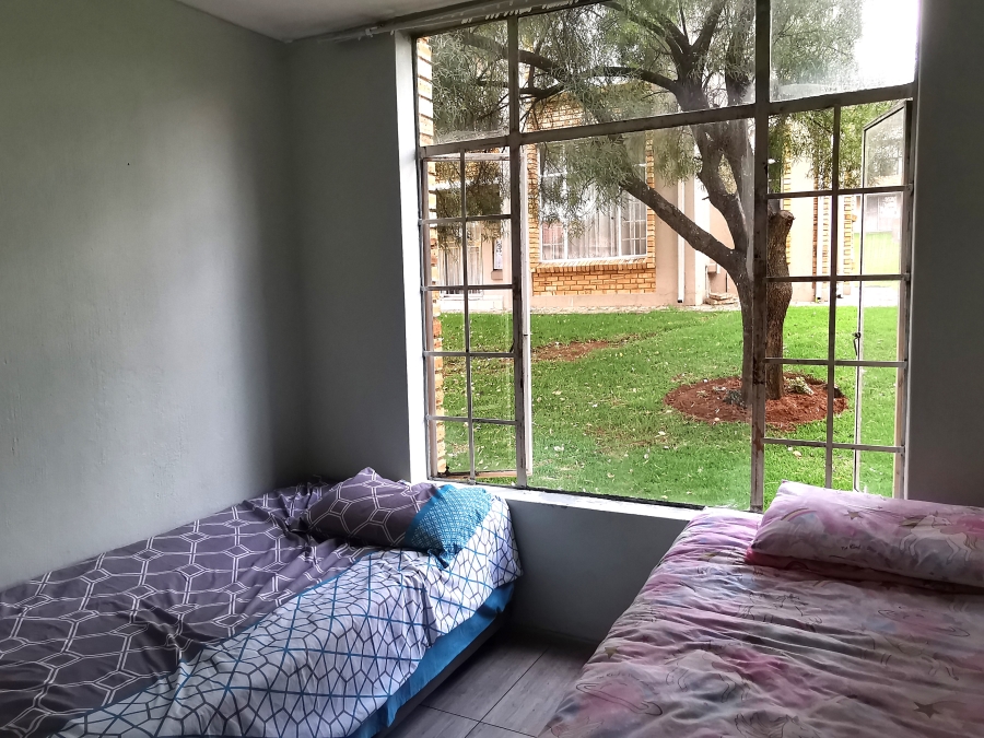 2 Bedroom Property for Sale in Laser Park Gauteng