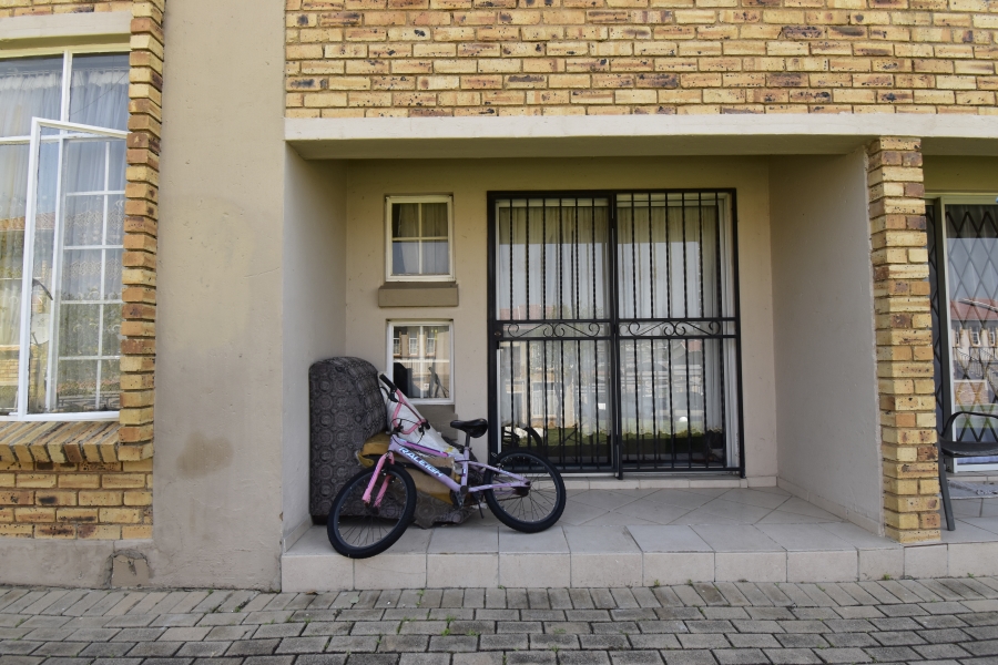 2 Bedroom Property for Sale in Laser Park Gauteng